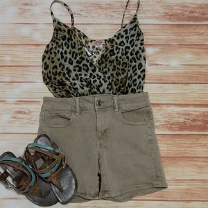 AEO midi with strech shorts. Size 6